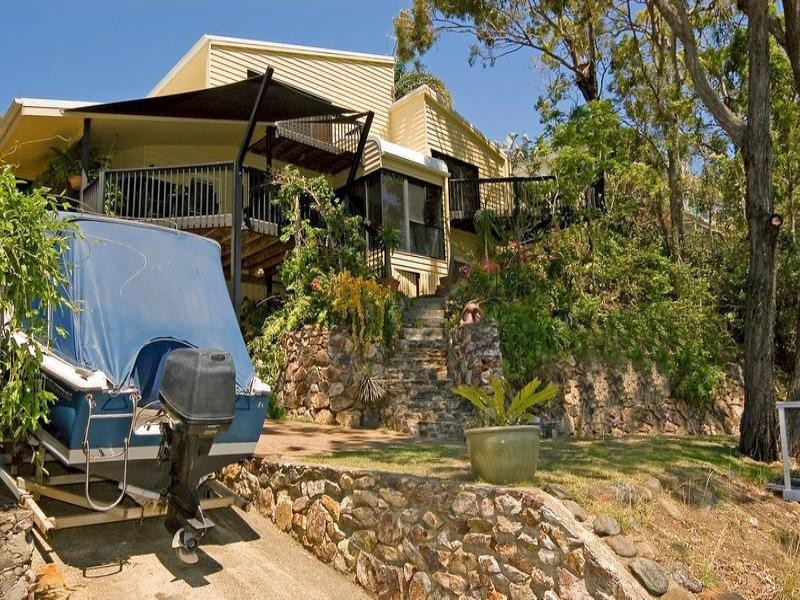 42 Chindrina Street, Hope Island QLD 4212