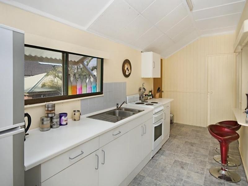 7 Violet Street, Wynnum QLD 4178