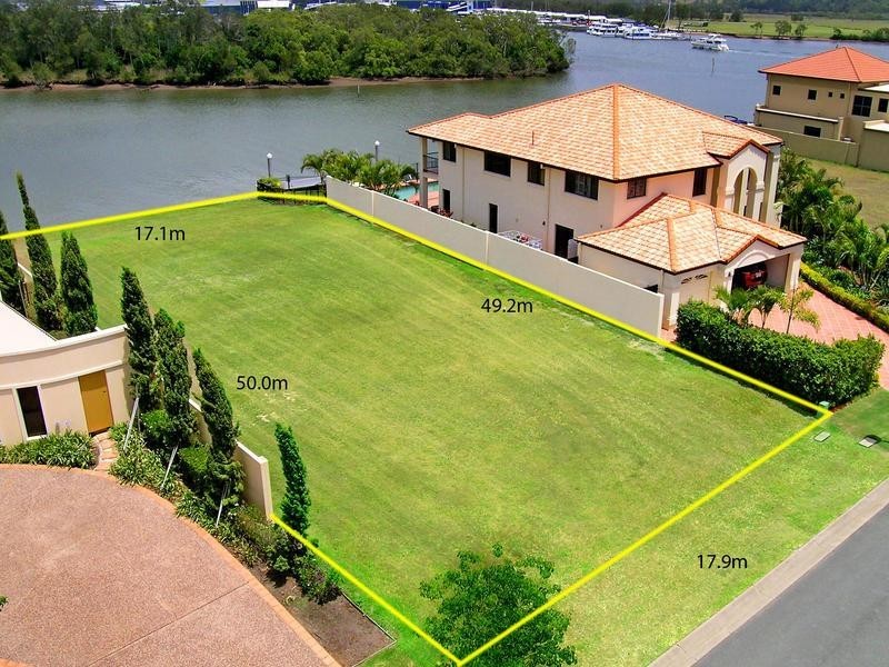 1674 Riverdale Drive, Hope Island QLD 4212