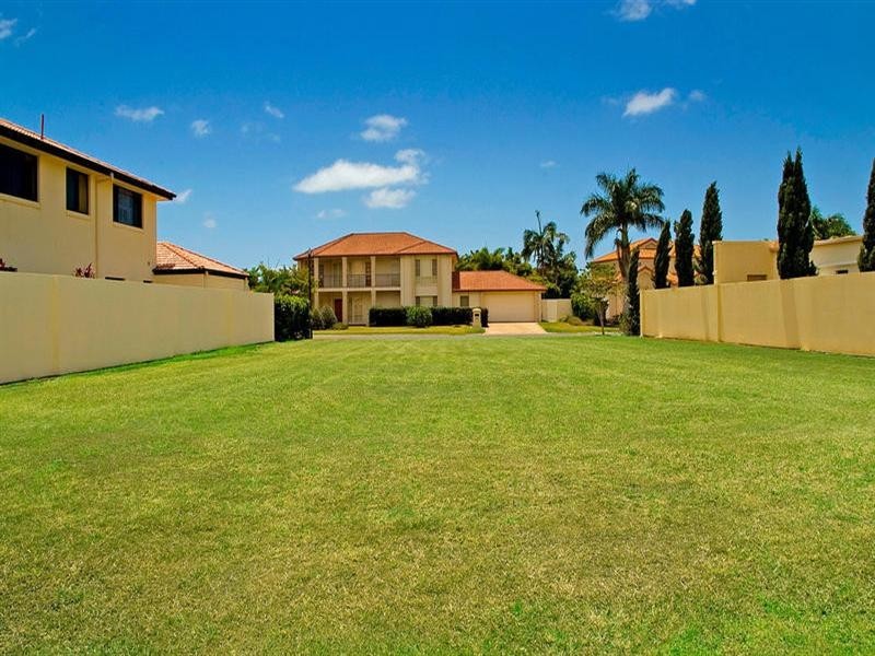 1674 Riverdale Drive, Hope Island QLD 4212