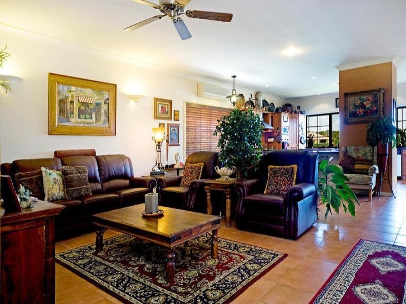 13 Glenwater Crescent, Helensvale QLD 4212