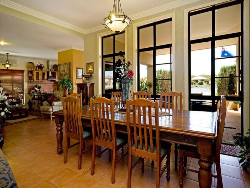 13 Glenwater Crescent, Helensvale QLD 4212