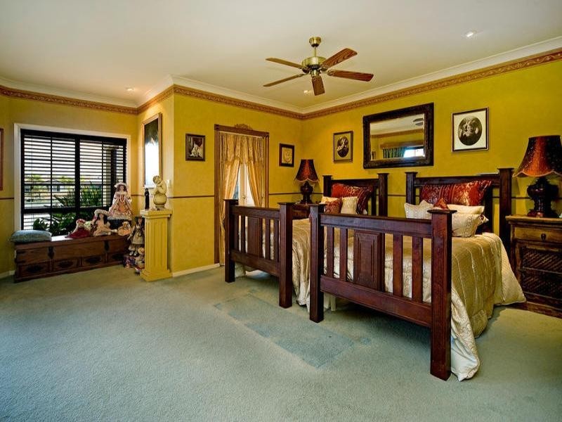 13 Glenwater Crescent, Helensvale QLD 4212