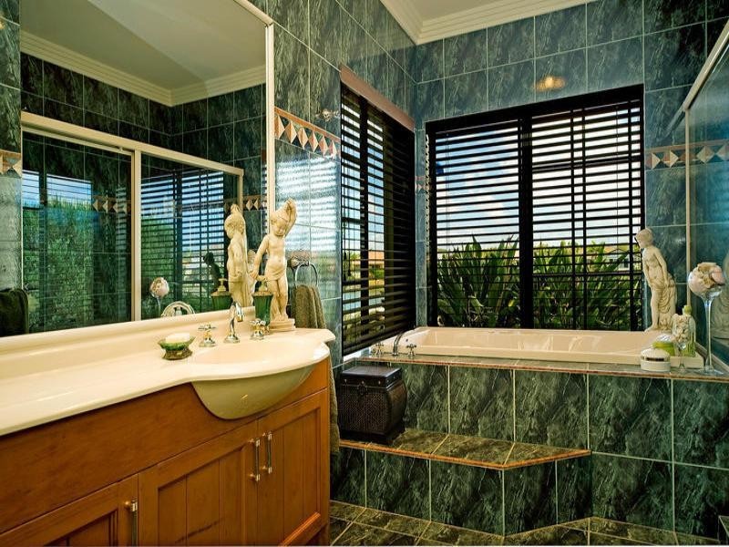 13 Glenwater Crescent, Helensvale QLD 4212