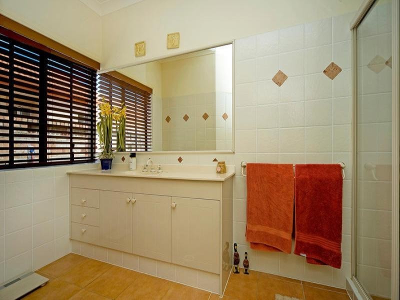 13 Glenwater Crescent, Helensvale QLD 4212