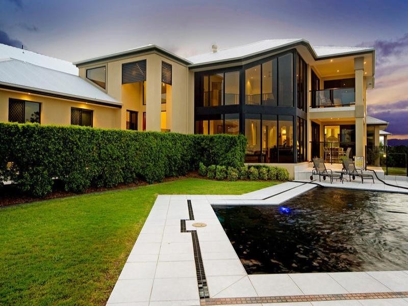 3 Zenith Crescent, Pacific Pines QLD 4211