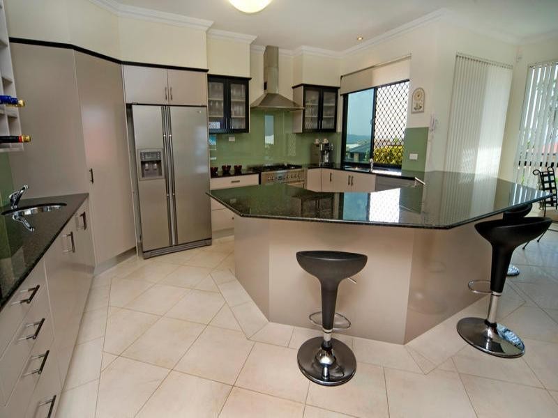 3 Zenith Crescent, Pacific Pines QLD 4211