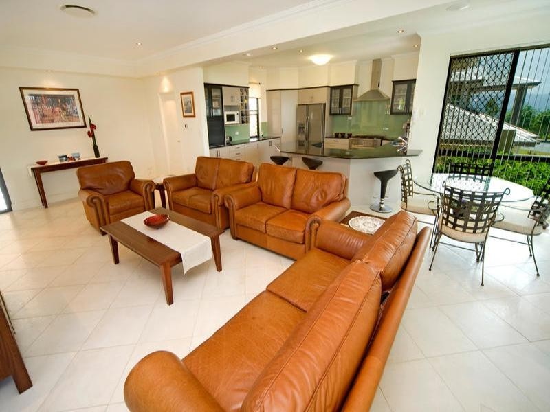 3 Zenith Crescent, Pacific Pines QLD 4211