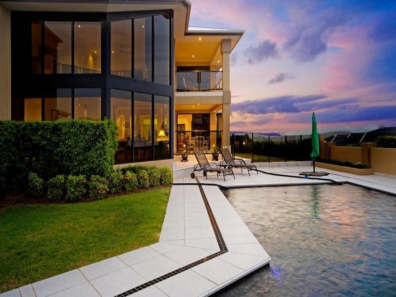 3 Zenith Crescent, Pacific Pines QLD 4211