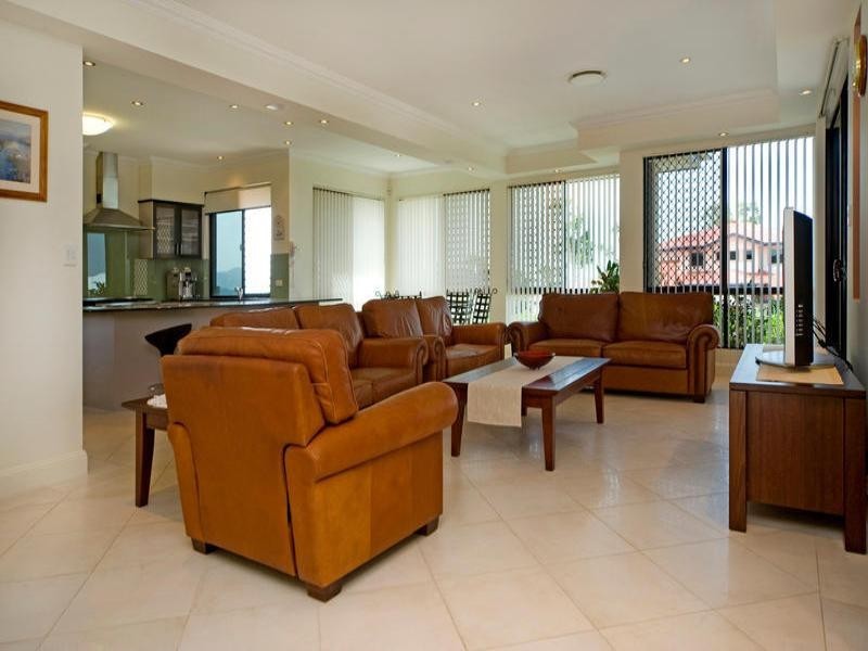 3 Zenith Crescent, Pacific Pines QLD 4211