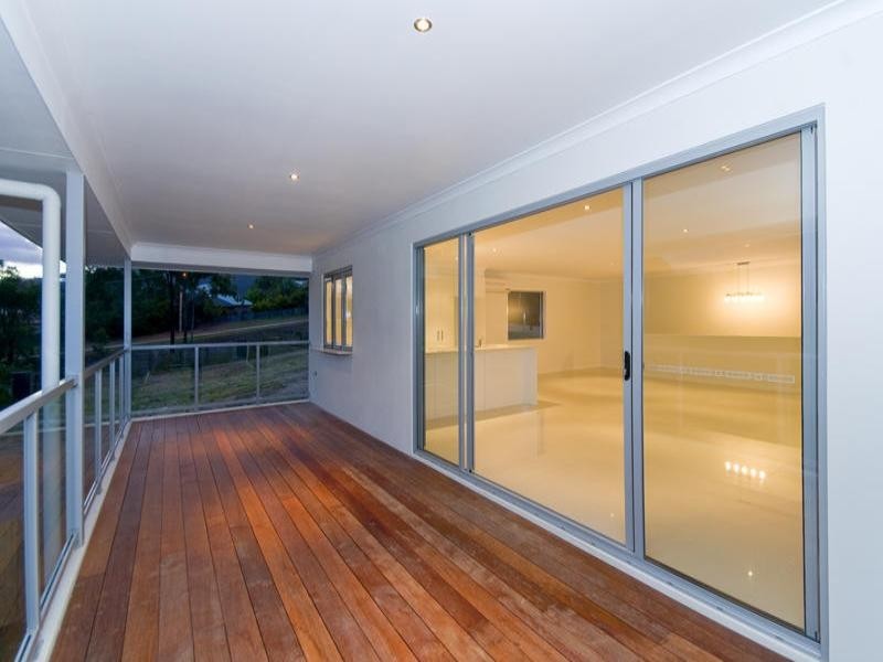 5 Lakes End Court, Upper Coomera QLD 4209