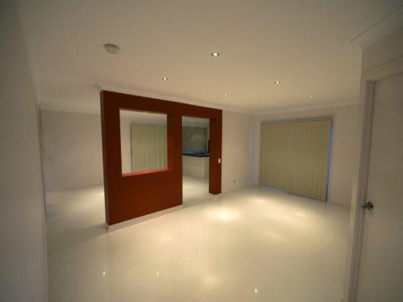 8 Pendragon Court, Ormeau QLD 4208