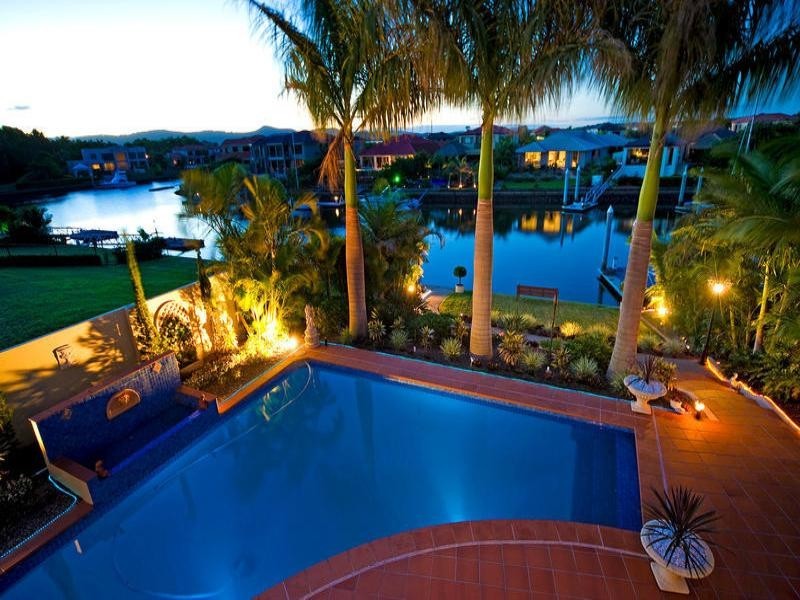 2107 Carlton Close, Hope Island QLD 4212