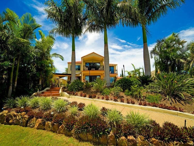 2107 Carlton Close, Hope Island QLD 4212