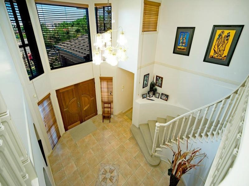 5 Wisemans Court, Hope Island QLD 4212