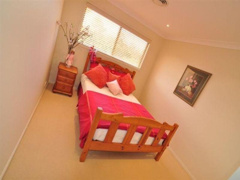 2571 Cressbrook Drive, Hope Island QLD 4212