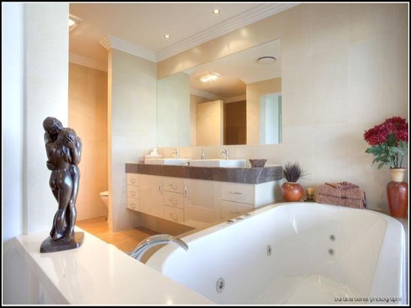 15 Ferrymans Court, Helensvale QLD 4212