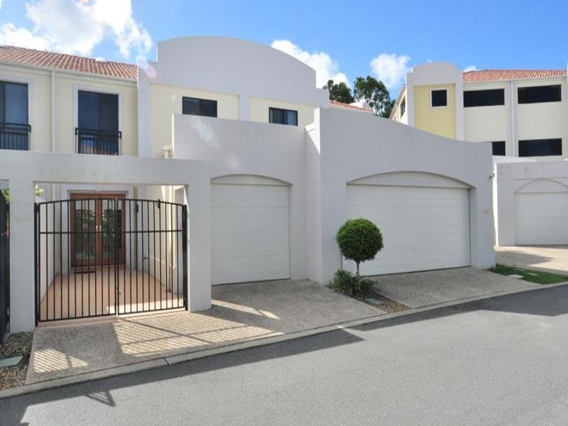 8852 Magnolia Drive East, Hope Island QLD 4212