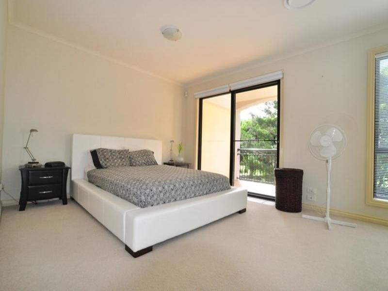 8852 Magnolia Drive East, Hope Island QLD 4212
