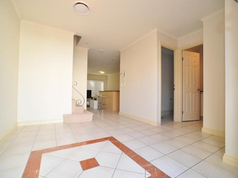 8852 Magnolia Drive East, Hope Island QLD 4212