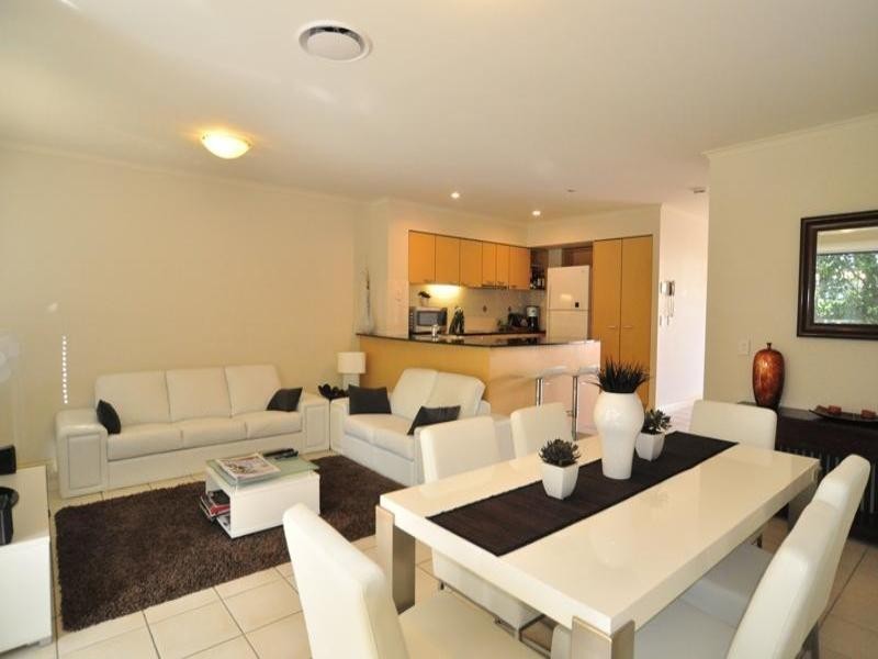 8852 Magnolia Drive East, Hope Island QLD 4212