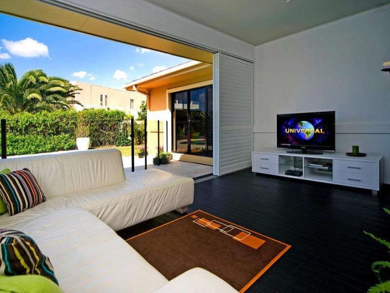 2560 Cressbrook Drive, Hope Island QLD 4212