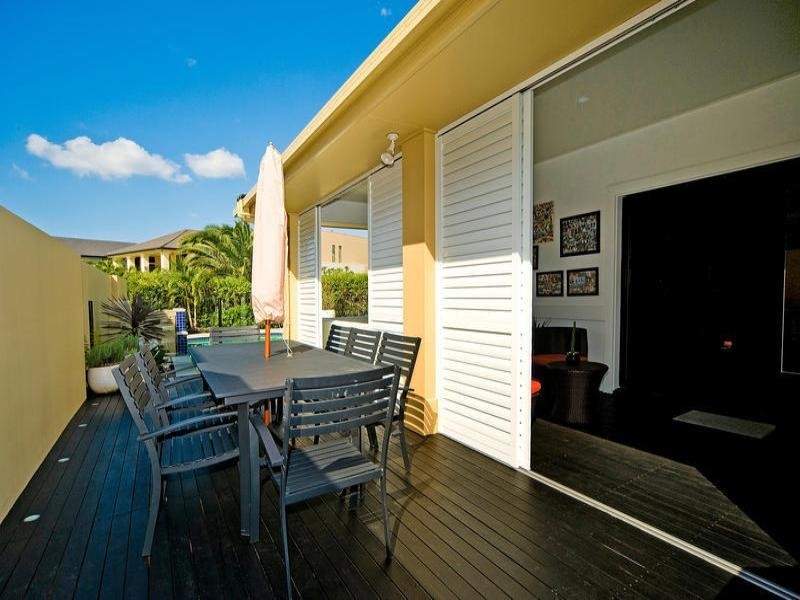 2560 Cressbrook Drive, Hope Island QLD 4212