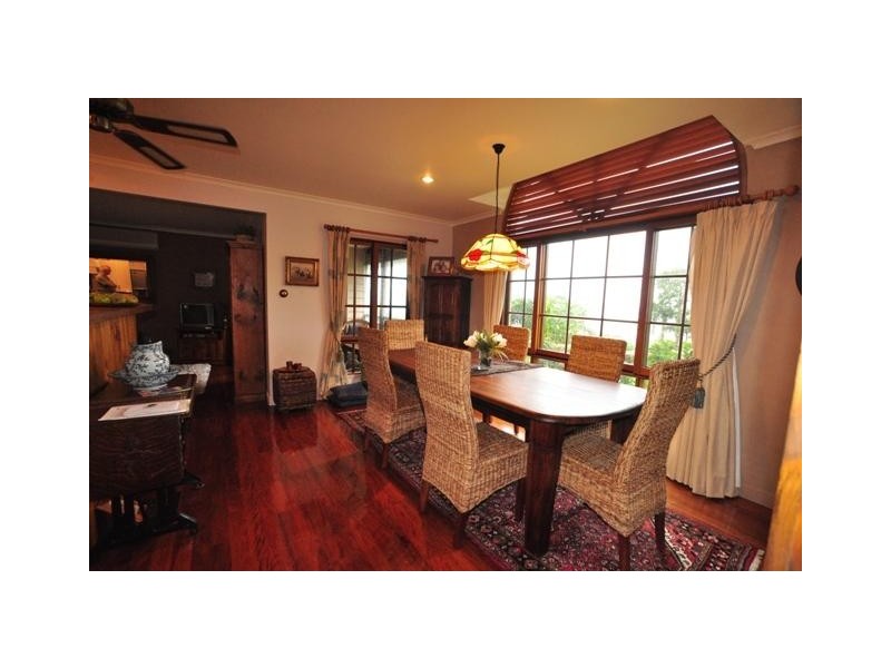 13 Paradise Drive, Tamborine Mountain QLD 4272