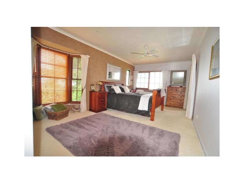 13 Paradise Drive, Tamborine Mountain QLD 4272