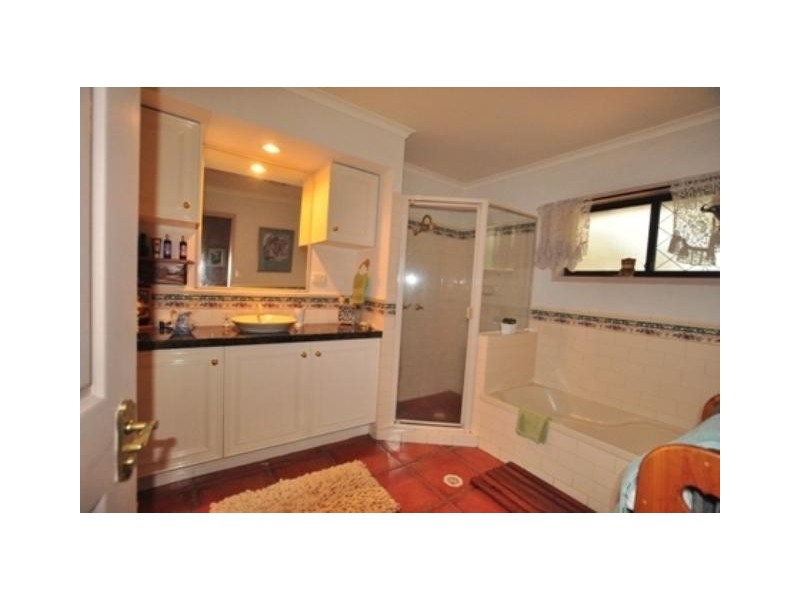 13 Paradise Drive, Tamborine Mountain QLD 4272