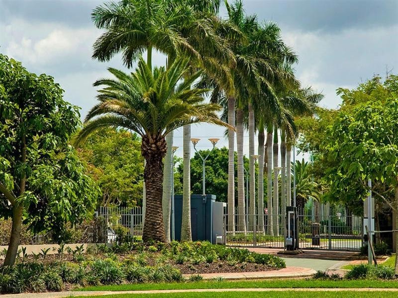 6001 The Lakes Drive, Hope Island QLD 4212