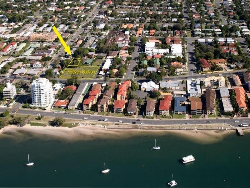 8 Sunshine Court, Labrador QLD 4215
