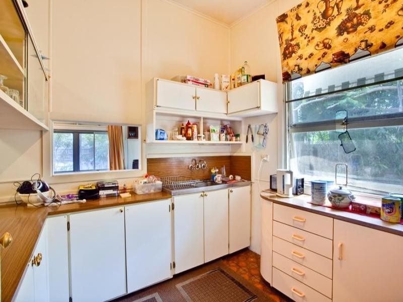 8 Sunshine Court, Labrador QLD 4215