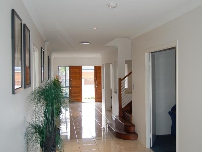 17 Ferrymans Court, Helensvale QLD 4212