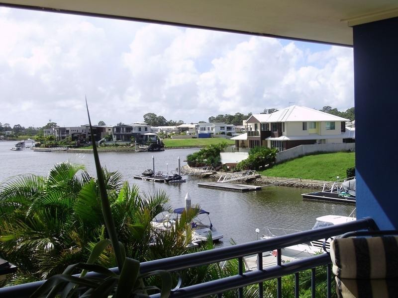 17 Ferrymans Court, Helensvale QLD 4212