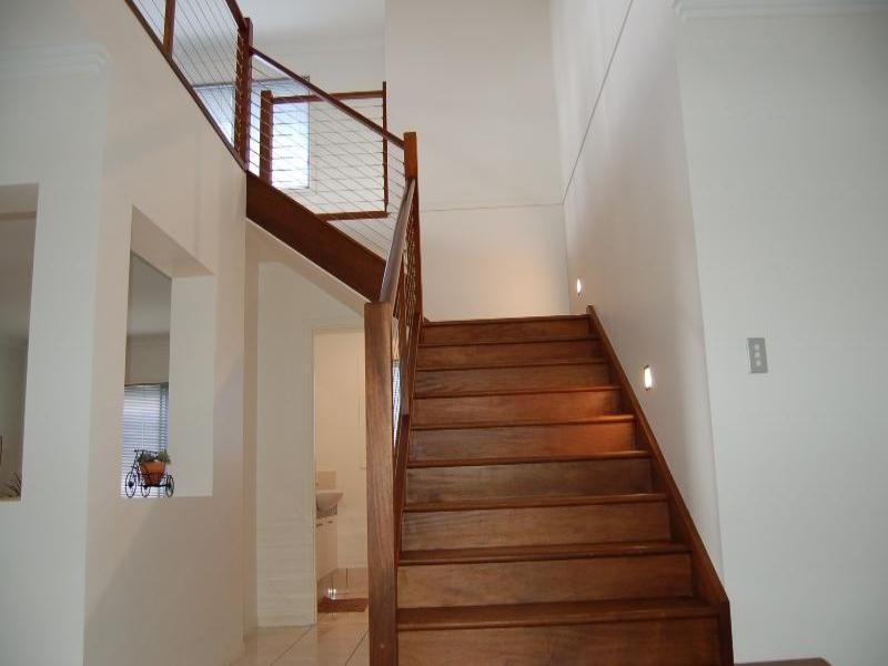 17 Ferrymans Court, Helensvale QLD 4212