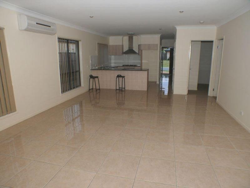 7 Blossom Street, Pimpama QLD 4209