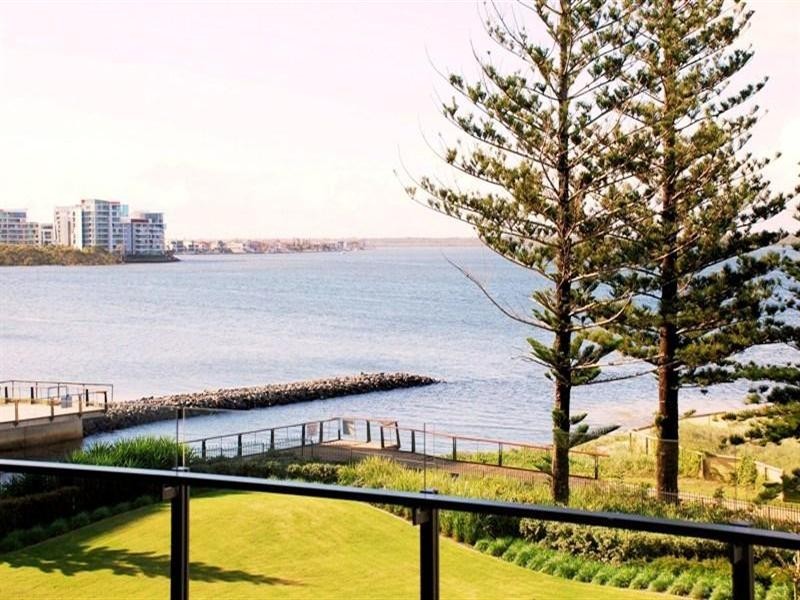 2306 323 Bayview Street, Hollywell QLD 4216