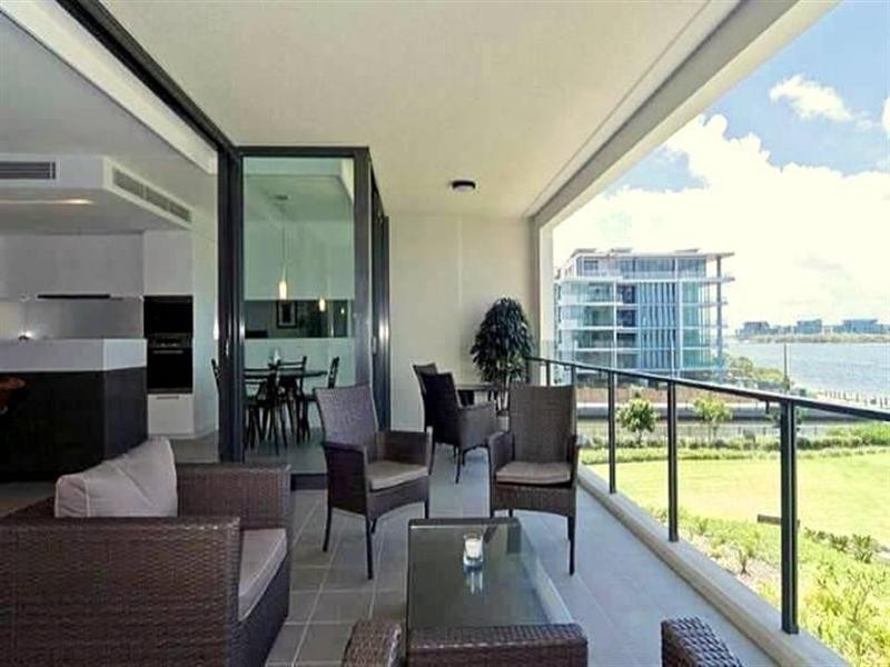 2306 323 Bayview Street, Hollywell QLD 4216