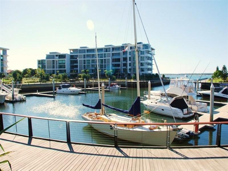 2306 323 Bayview Street, Hollywell QLD 4216