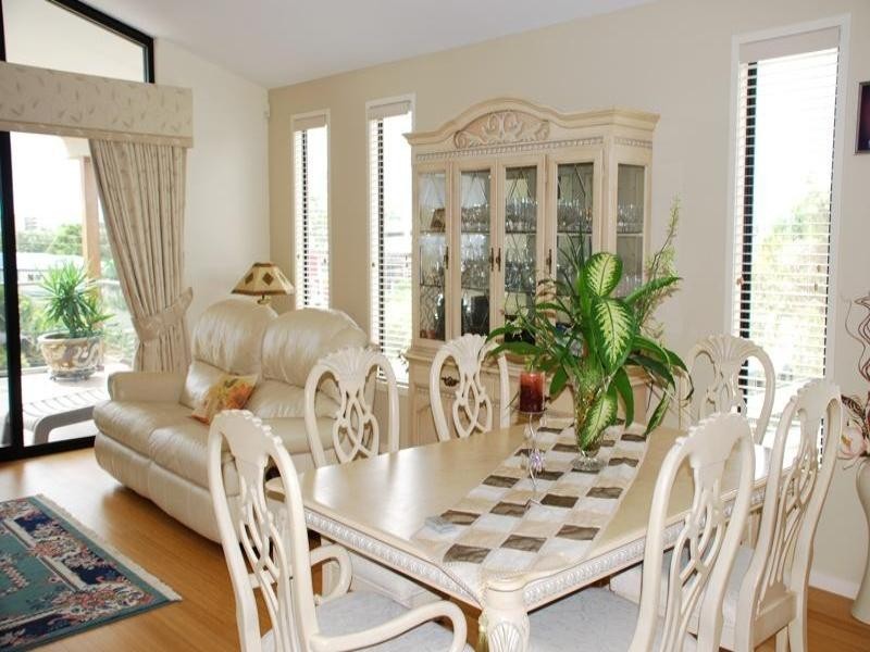 2/19 Waratah Avenue, Biggera Waters QLD 4216