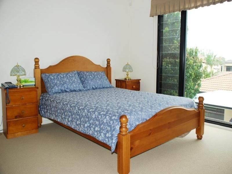 2/19 Waratah Avenue, Biggera Waters QLD 4216