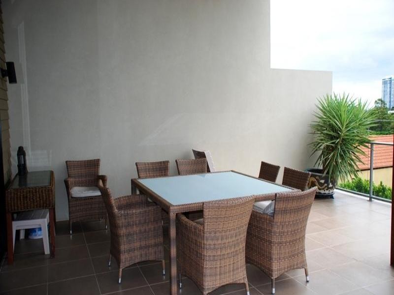 2/19 Waratah Avenue, Biggera Waters QLD 4216