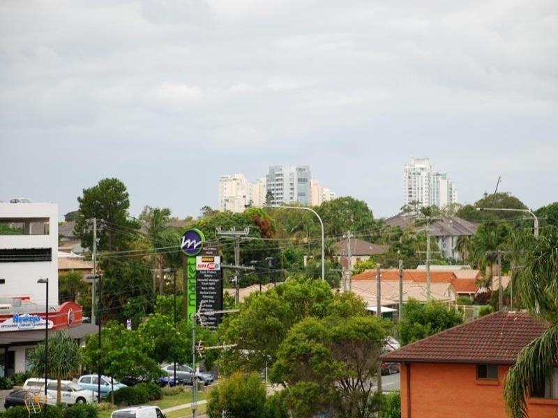 2/19 Waratah Avenue, Biggera Waters QLD 4216