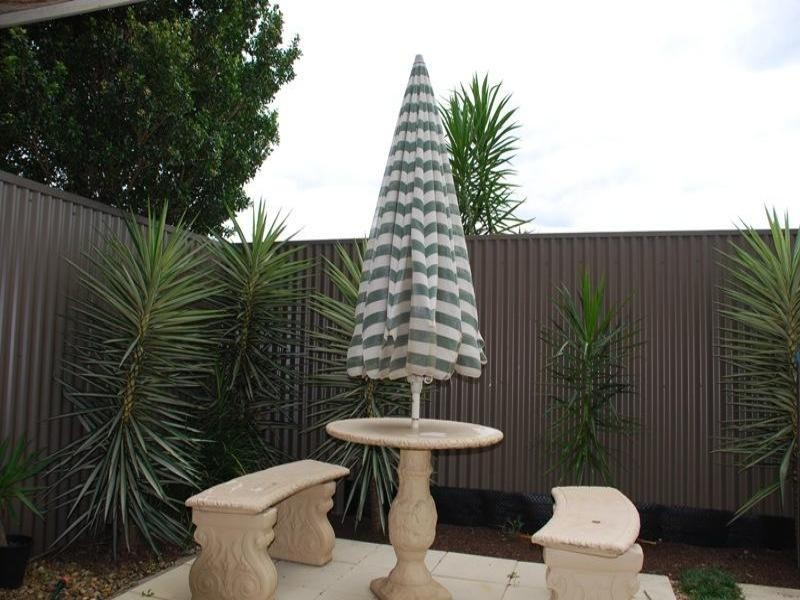 2/19 Waratah Avenue, Biggera Waters QLD 4216