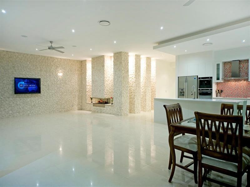 2231 Glengallon Way, Hope Island QLD 4212