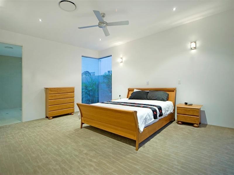 2231 Glengallon Way, Hope Island QLD 4212