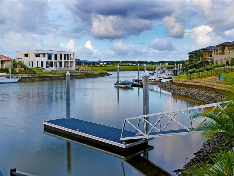 2231 Glengallon Way, Hope Island QLD 4212