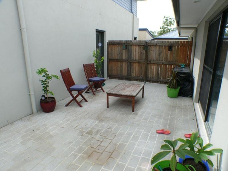 1/16 Seashell Avenue, Coomera QLD 4209