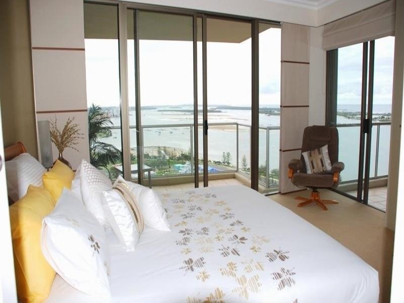 2402/50 Marine Parade, Southport QLD 4215